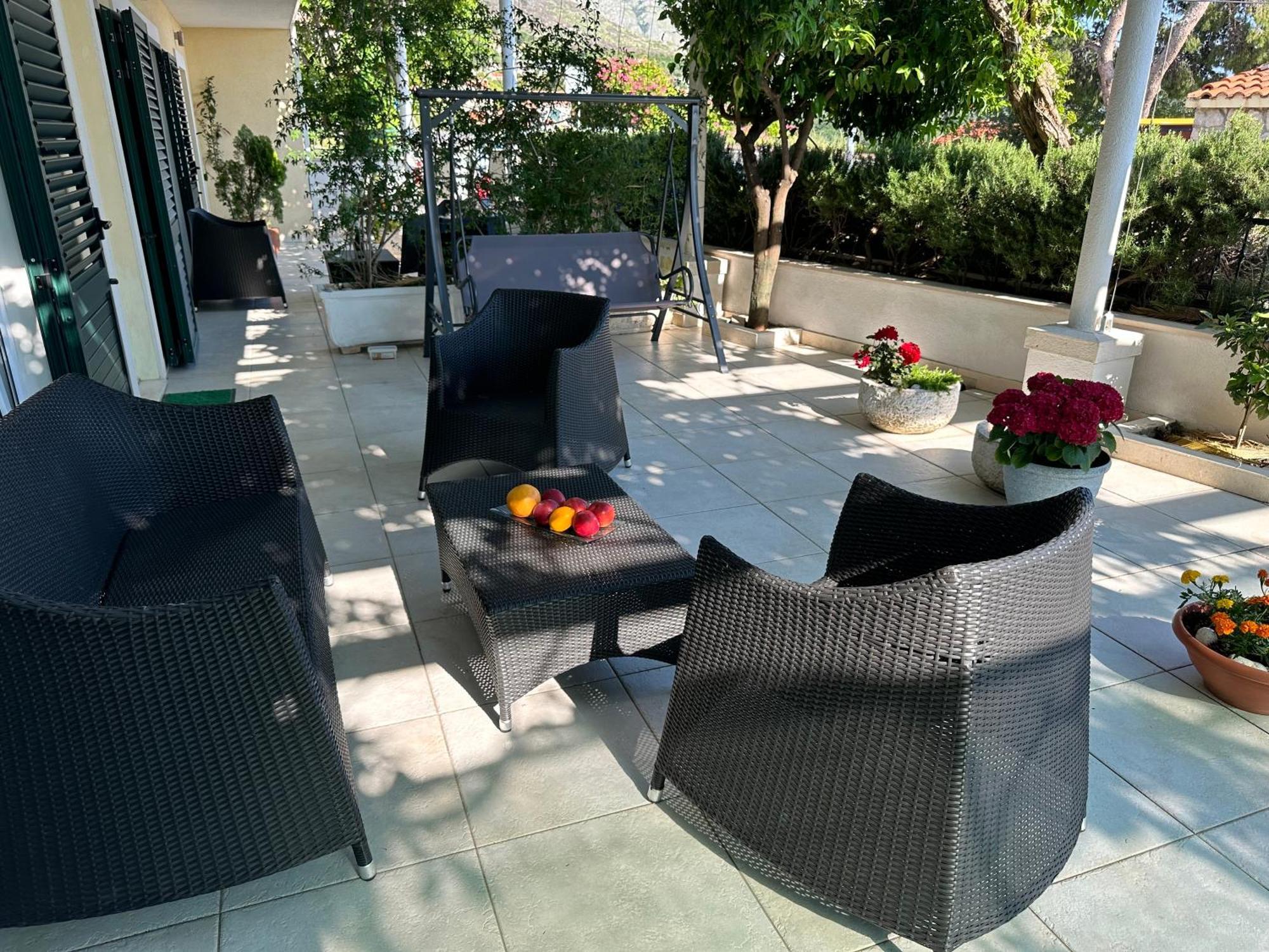 Spacious 1 Bedroom 4 Star Apartment, Mlini Exterior foto