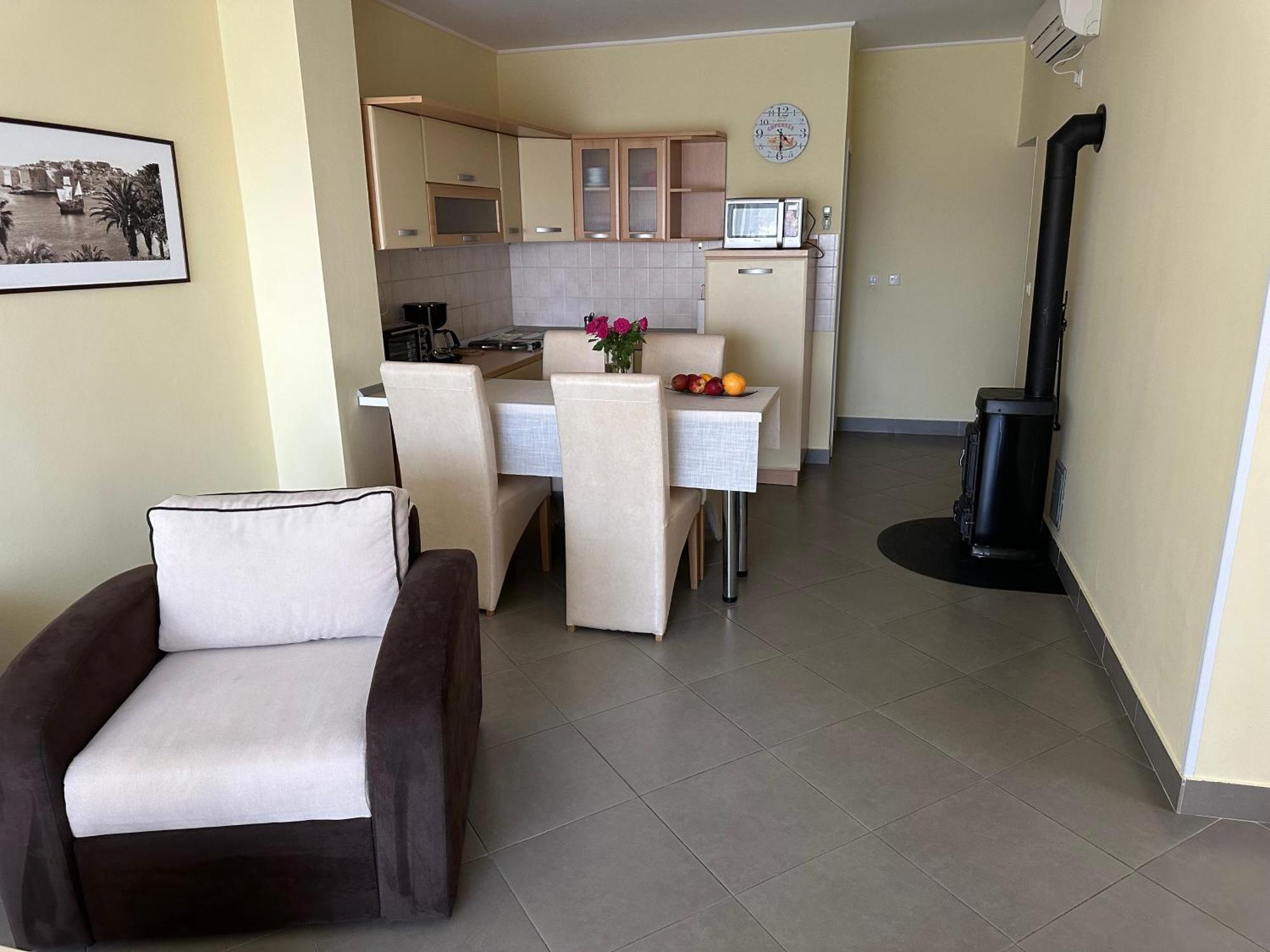 Spacious 1 Bedroom 4 Star Apartment, Mlini Exterior foto