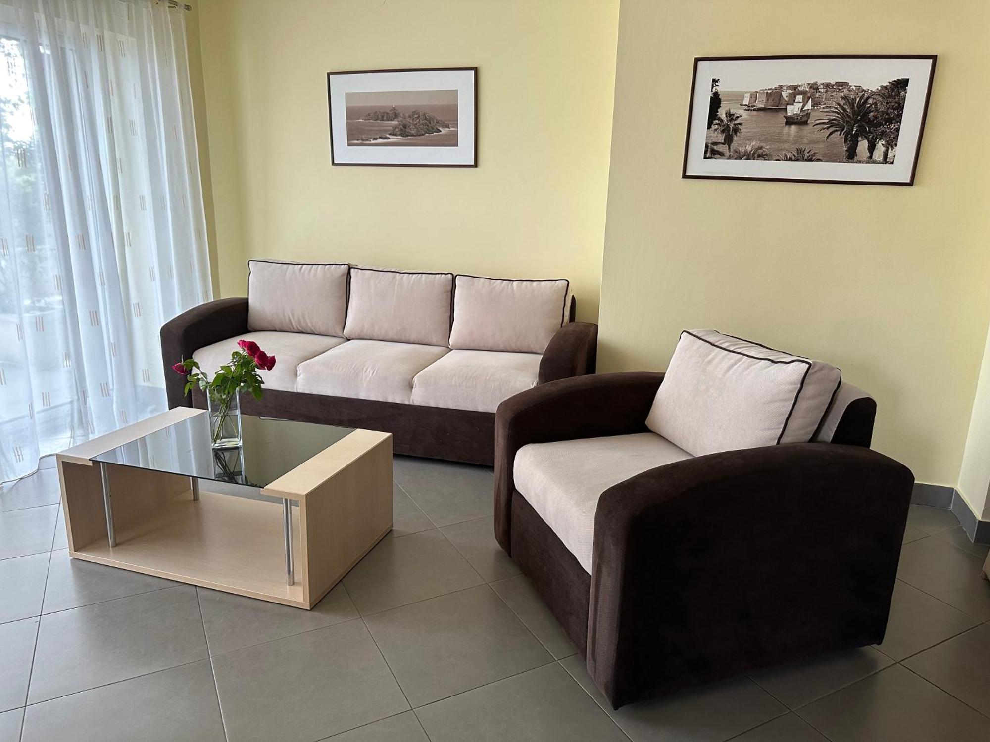 Spacious 1 Bedroom 4 Star Apartment, Mlini Exterior foto