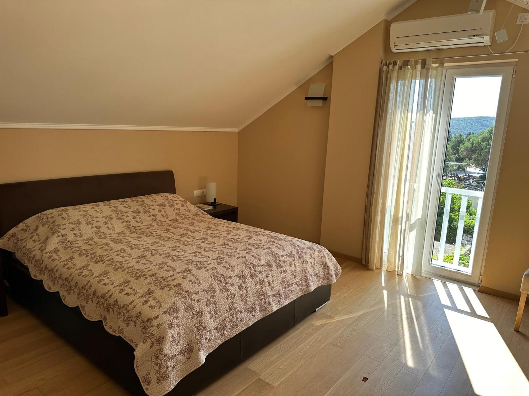 Spacious 1 Bedroom 4 Star Apartment, Mlini Exterior foto
