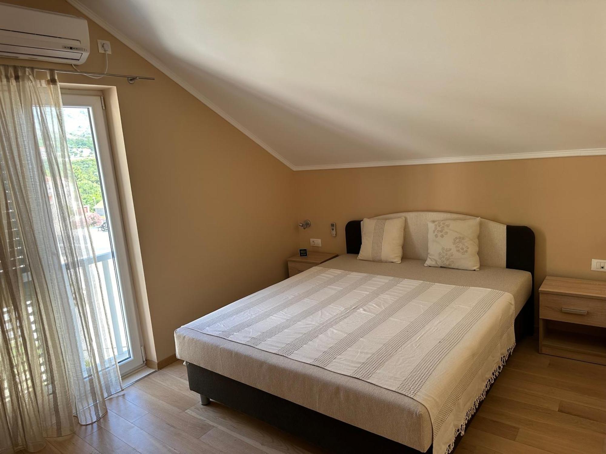 Spacious 1 Bedroom 4 Star Apartment, Mlini Exterior foto