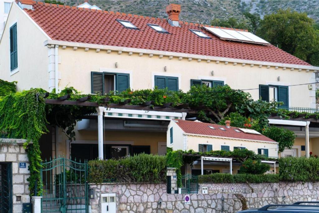 Spacious 1 Bedroom 4 Star Apartment, Mlini Exterior foto