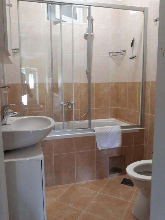 Spacious 1 Bedroom 4 Star Apartment, Mlini Exterior foto